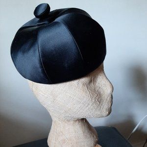 Vintage Hattie Carnegie Original Black Satin Raised Pillbox Hat Made in USA Sz S